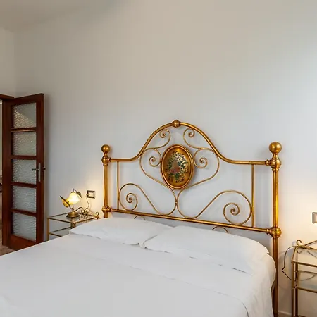 Ca' Graziosi Fiori Appartement